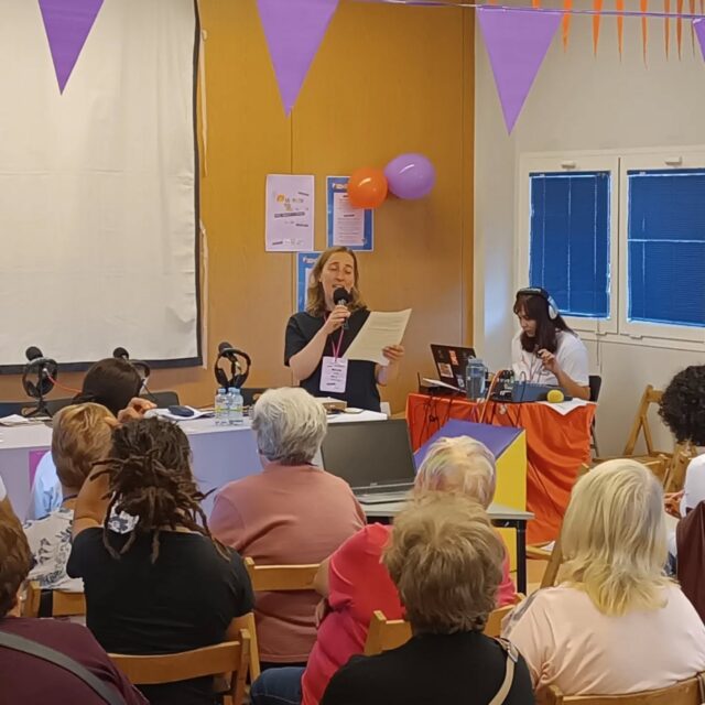 ¡Que empiece ya! Por delante tres días de voz, memoria y futuro en el @encuentromujeresradiantes2025 . La presi @olga.illescas ha dado la bienvenida a las asistentes en nombre de todo el grupo organizador